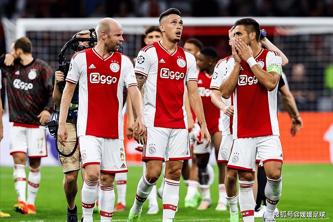 阿贾克斯客场大胜多特蒙德,小组领先优势 阿贾克斯客场大胜多特蒙德,小组领先优势
