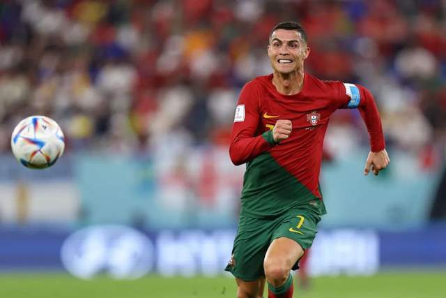 葡萄牙豪取八连胜,轻松淘汰冰岛晋级决赛! 葡萄牙豪取八连胜,轻松淘汰冰岛晋级决赛!