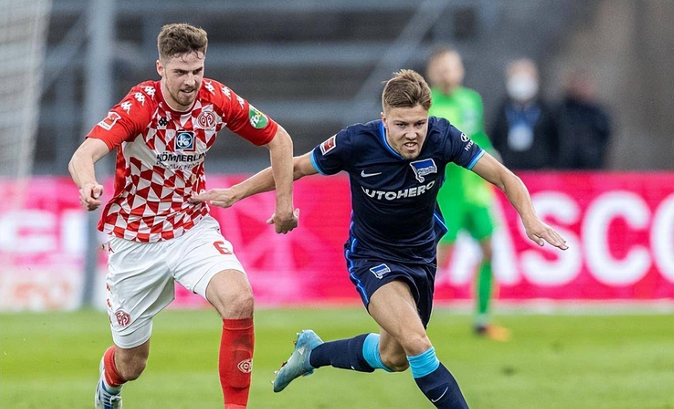 柏林赫塔主场惊险战胜霍芬海姆,排名上升 柏林赫塔主场惊险战胜霍芬海姆,排名上升