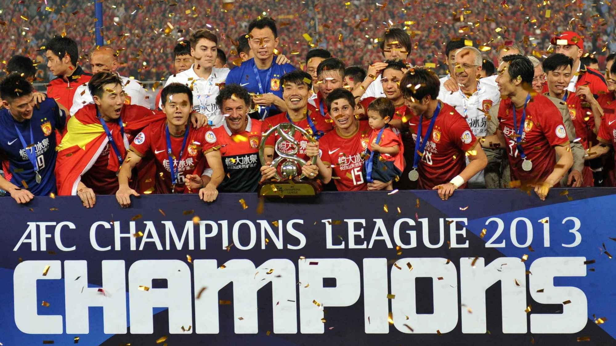 恒大战平富力:广州恒大队与广州富力队踢平,难分胜负 恒大战平富力:广州恒大队与广州富力队踢平,难分胜负