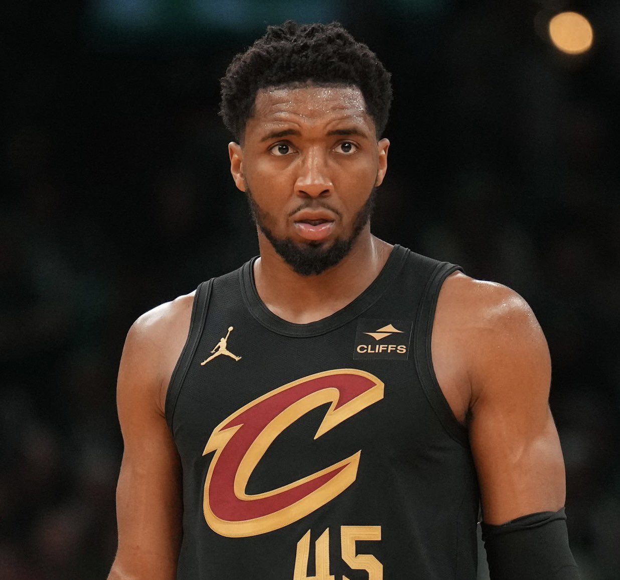 米切尔出战122分钟,领先勇士2分钟 米切尔出战122分钟,领先勇士2分钟