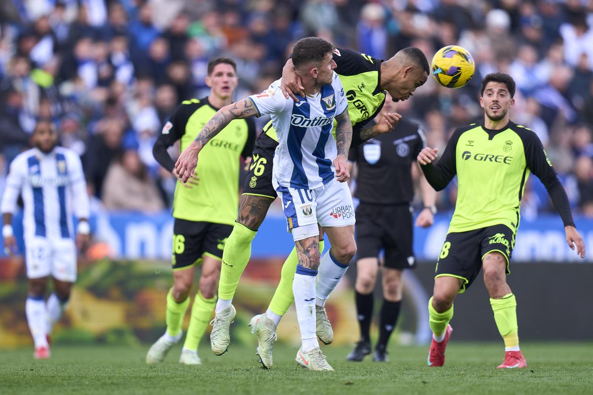 包含瓜达拉哈拉主场完胜塞尔塔,豪取三分的词条 包含瓜达拉哈拉主场完胜塞尔塔,豪取三分的词条