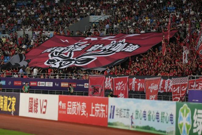 场上场下,全力以赴!胜负在此一役!的简单介绍 场上场下,全力以赴!胜负在此一役!的简单介绍