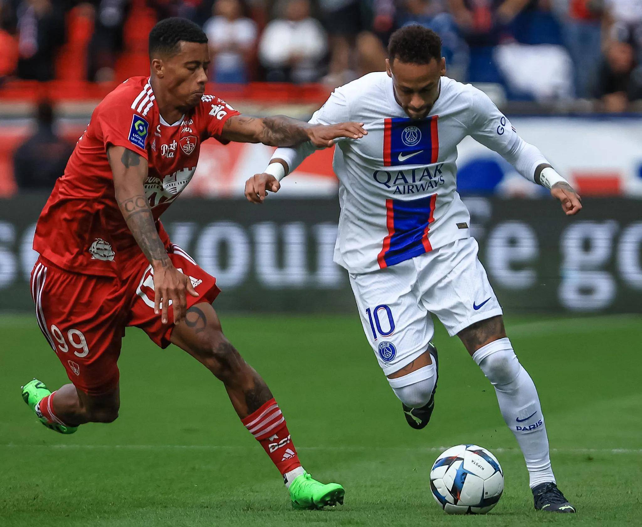 利物浦锋线火力全开,欧冠卫冕全力冲刺 利物浦锋线火力全开,欧冠卫冕全力冲刺