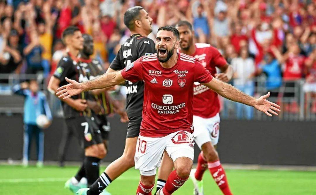 摩纳哥在比赛中换帅冲击联赛前四 摩纳哥在比赛中换帅冲击联赛前四