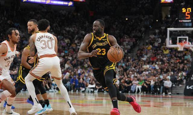 开云官网-勇士内线巨头迎来复出，助球队逆转胜