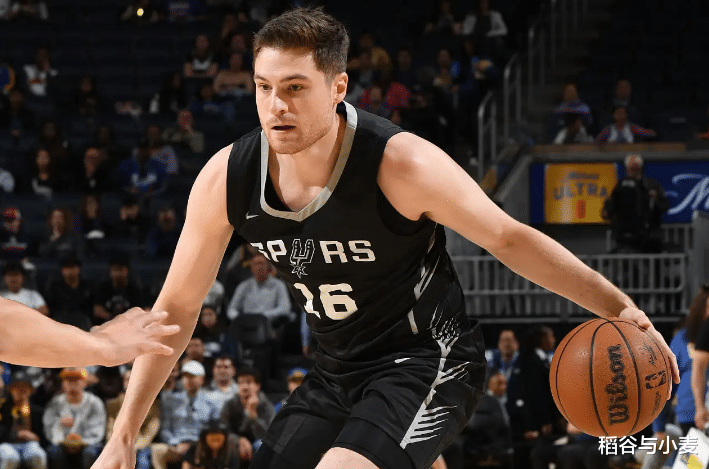 开云平台-马刺主教练上演逃亡剧情，球队现状堪忧