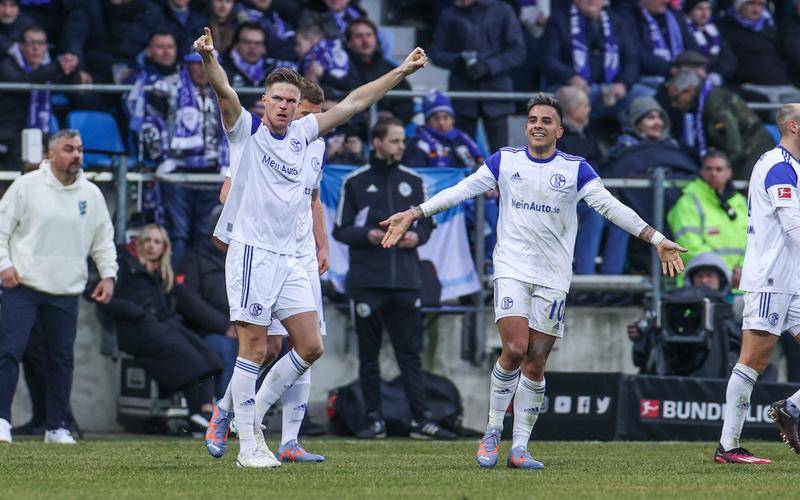 沙尔克客场遭遇困难,保级艰难局面接踵而至 沙尔克客场遭遇困难,保级艰难局面接踵而至