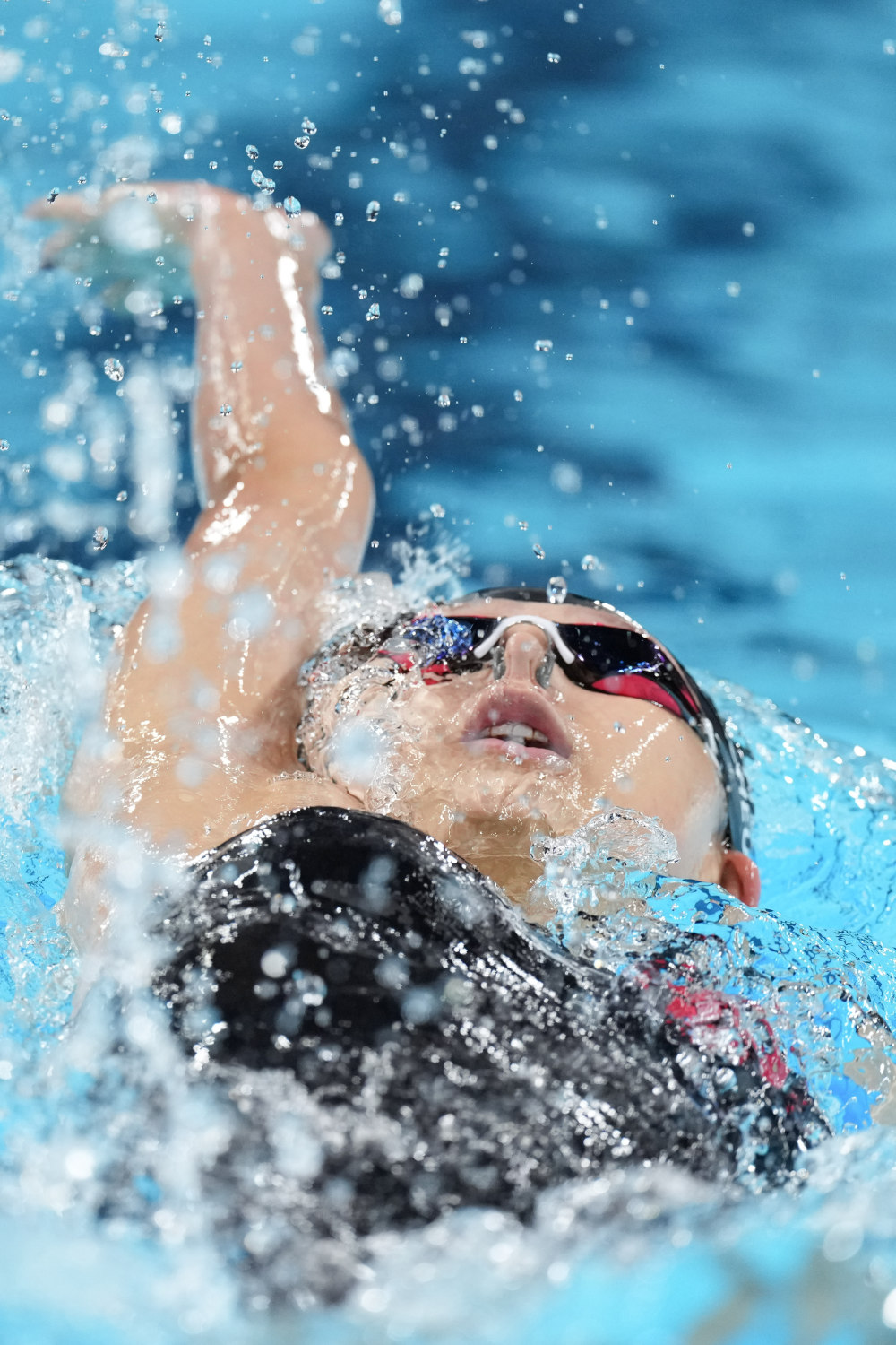 运动员在比赛中发挥全身心实力 运动员在比赛中发挥全身心实力