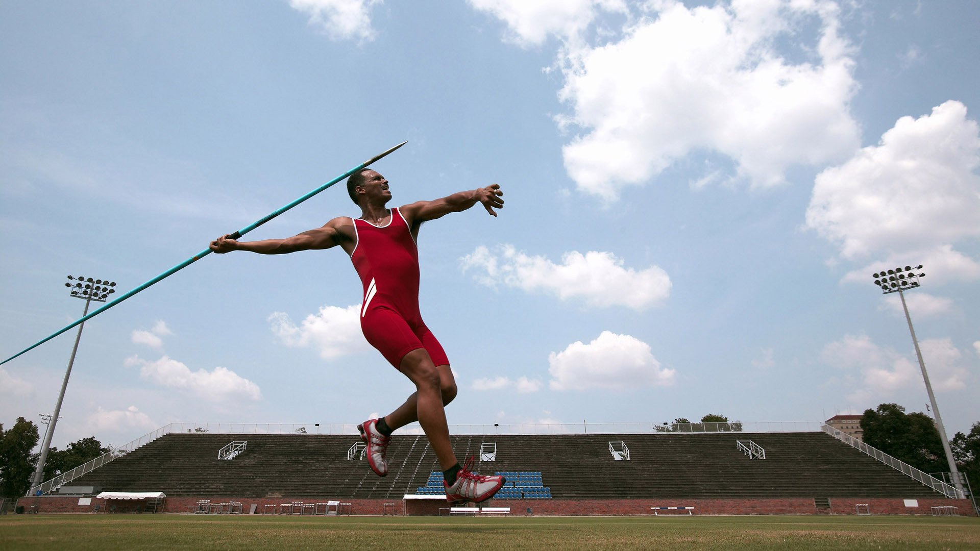 欧冠淘汰赛之夜，加维用18岁的年龄定义36岁的成熟，一颗心脏，撑起巴萨的脊梁